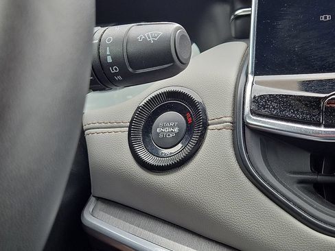 Used 2025 Jeep Compass Limited AWD/4WD image 31