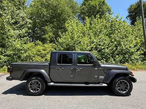 Used 2021 Jeep Gladiator Overland AWD/4WD image 5