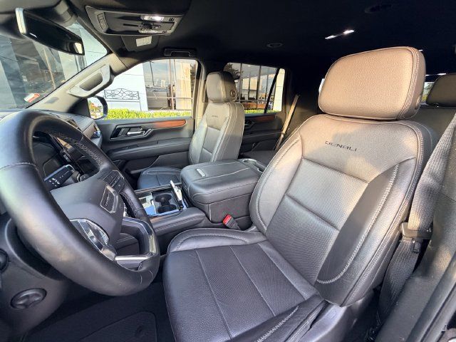 Used 2025 GMC Yukon Denali AWD/4WD image 12