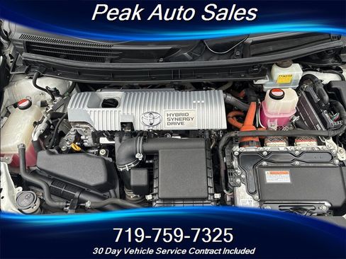 Used 2015 Toyota Prius Five w/ Advanced Technology Package FWD image 22