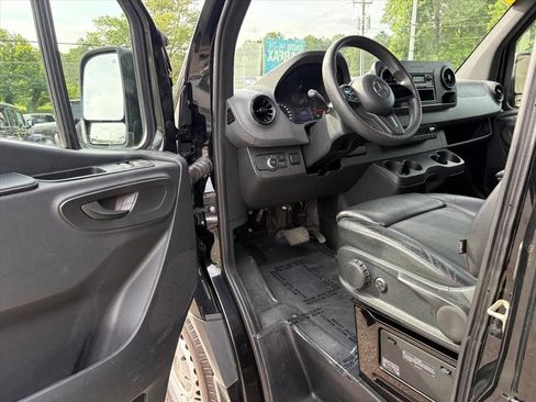 Used 2019 Mercedes-Benz Sprinter 2500 image 15