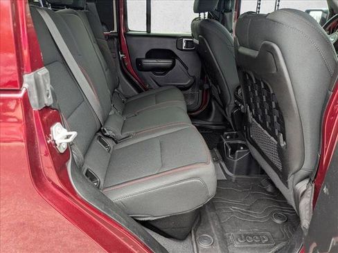 Used 2021 Jeep Gladiator Rubicon AWD/4WD image 17
