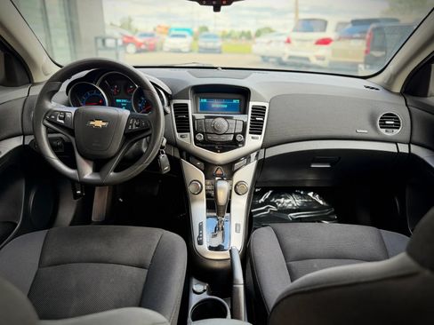 Used 2016 Chevrolet Cruze LT FWD image 8