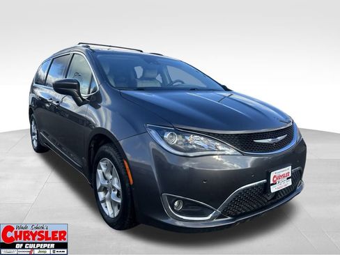 Used 2019 Chrysler Pacifica Touring-L Plus w/ Advanced Safetytec Group image 1