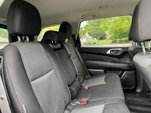 Used 2020 Nissan Pathfinder S AWD/4WD image 19