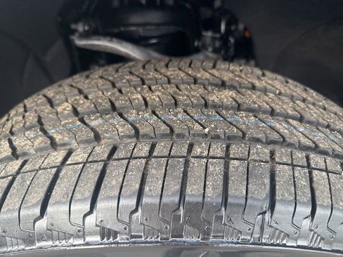 New 2026 GMC Sierra 1500 Denali Ultimate w/ LPO, Black Badging Package image 40