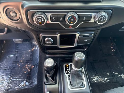 Certified 2021 Jeep Wrangler Unlimited Sport AWD/4WD image 13