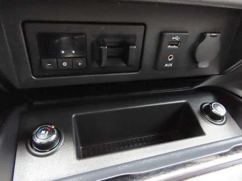 Used 2018 Nissan Titan Platinum Reserve AWD/4WD image 8