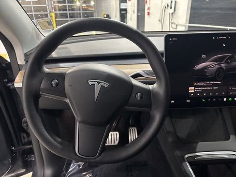 Used 2023 Tesla Model Y Performance image 14