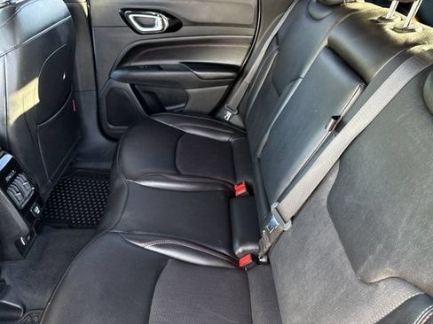 Used 2025 Jeep Compass Trailhawk AWD/4WD image 17