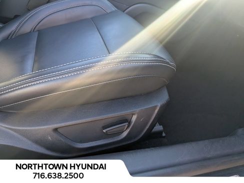 Used 2025 Ford Mustang Premium RWD image 30