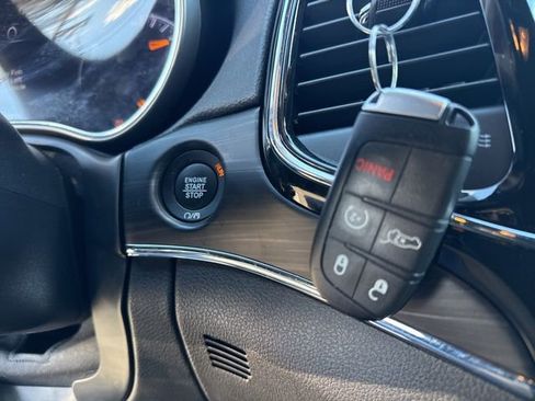 Used 2022 Jeep Grand Cherokee Limited w/ Tech Group image 40