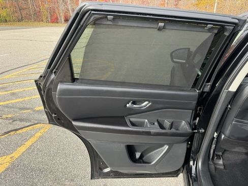 Used 2022 Nissan Pathfinder SL w/ SL Premium Package image 19