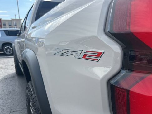 New 2026 Chevrolet Colorado ZR2 w/ Technology Package AWD/4WD image 16