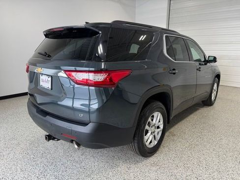 Used 2019 Chevrolet Traverse LT FWD image 3