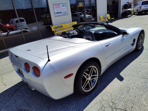 Used 2003 Chevrolet Corvette Convertible w/ Preferred Equipment Group1 image 8