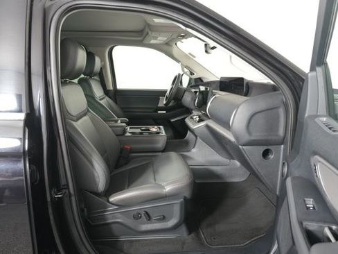Certified 2025 Ford Expedition Active AWD/4WD image 31