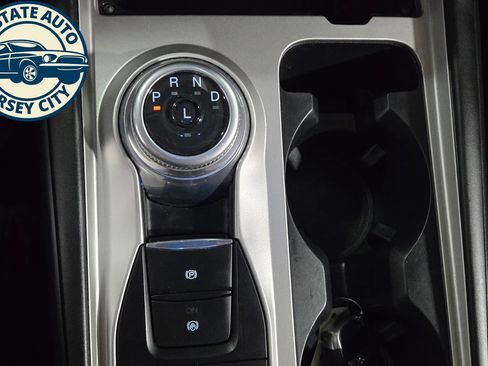Used 2022 Ford Explorer XLT AWD/4WD image 22