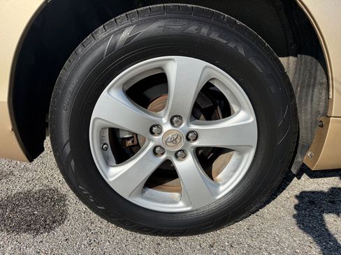 Used 2011 Toyota Sienna image 20