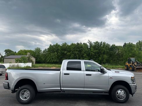 Used 2026 RAM 3500 Tradesman AWD/4WD image 11
