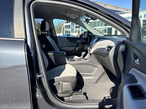 Used 2022 Chevrolet Equinox LS w/ LS Convenience Package image 40