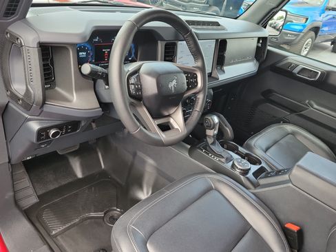 Used 2025 Ford Bronco Badlands AWD/4WD image 19