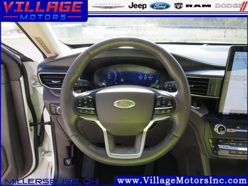 Used 2020 Ford Explorer Platinum w/ Premium Technology Package image 12