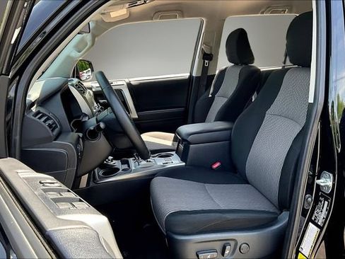 Used 2023 Toyota 4Runner SR5 AWD/4WD image 21