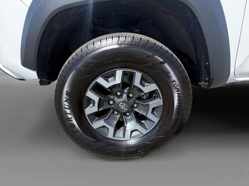 Used 2023 Toyota Tacoma TRD Off-Road image 9