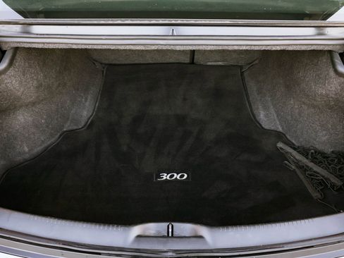 Used 2014 Chrysler 300 C image 25