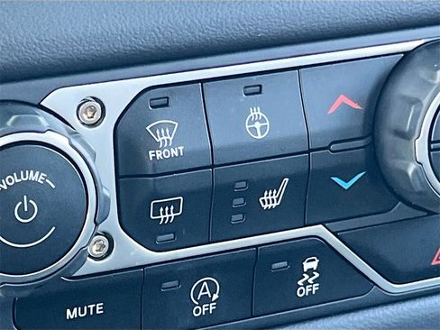 Certified 2025 Jeep Gladiator Mojave image 20