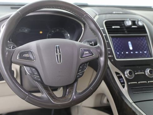 Used 2017 Lincoln MKX Reserve image 2