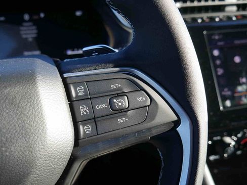 New 2025 Jeep Grand Cherokee Altitude image 36