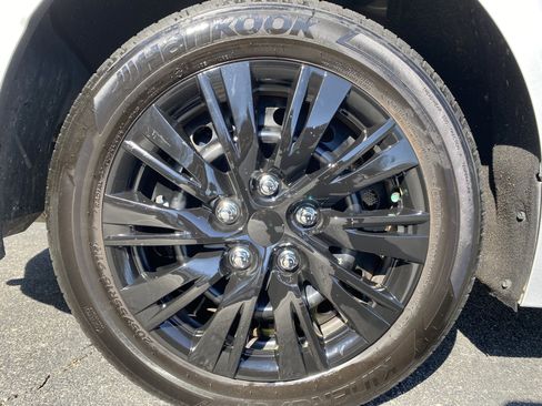 Used 2024 Toyota Corolla LE image 35