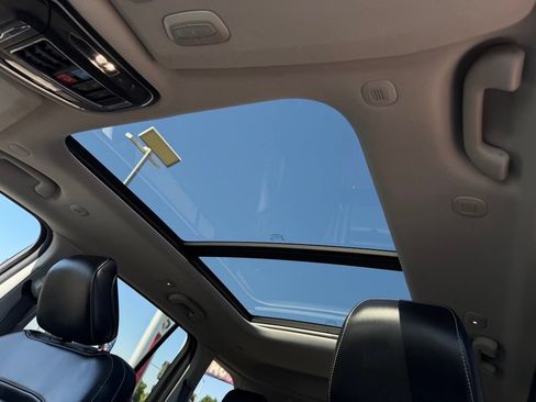 Used 2023 Jeep Grand Cherokee Limited RWD image 17