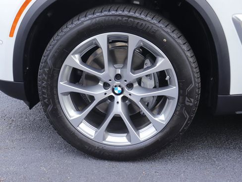 New 2026 BMW X5 sDrive40i w/ Premium Package image 44