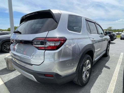 Used 2024 Honda Pilot EX-L image 4