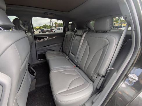 Used 2019 Lincoln Nautilus Reserve AWD/4WD image 13
