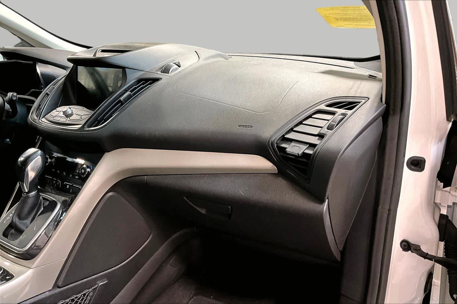 Used 2016 Ford C-MAX Energi SEL FWD image 18