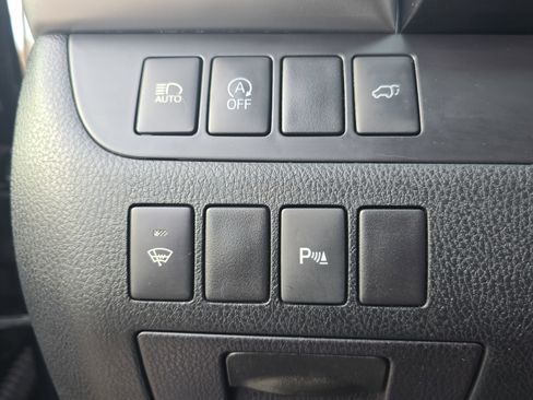 Used 2018 Toyota Highlander Limited image 25