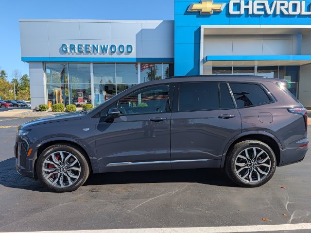 Used 2024 Cadillac XT6 Sport w/ Technology Package AWD/4WD image 2