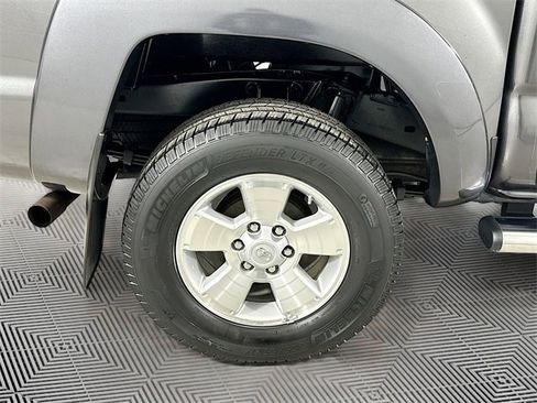 Used 2013 Toyota Tacoma 4x4 Double Cab image 30