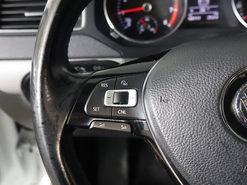 Used 2017 Volkswagen Jetta SE image 38