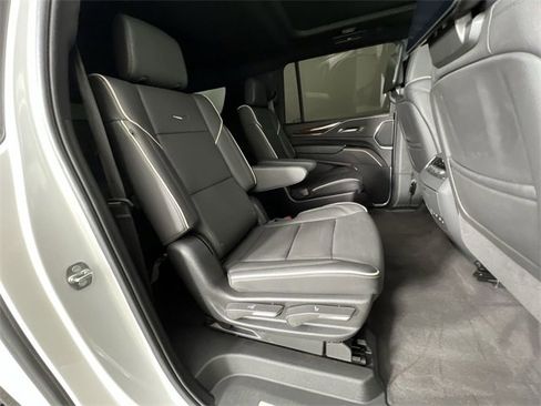Used 2024 Cadillac Escalade ESV Premium Luxury w/ Performance Package image 28