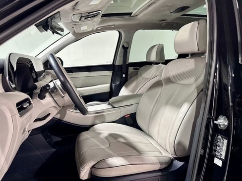 Used 2024 Hyundai Palisade Calligraphy image 3