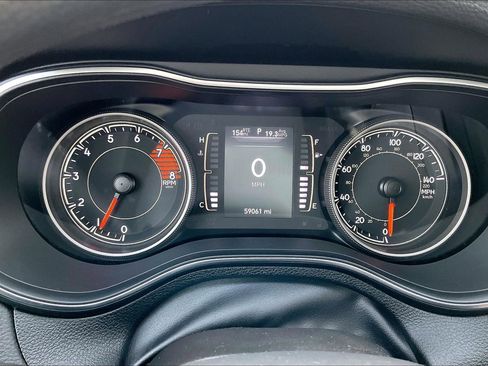 Certified 2019 Jeep Cherokee Latitude w/ Popular Appearance Group image 20