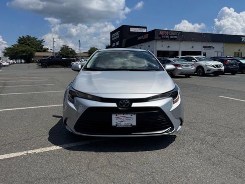 Used 2023 Toyota Corolla LE FWD image 2