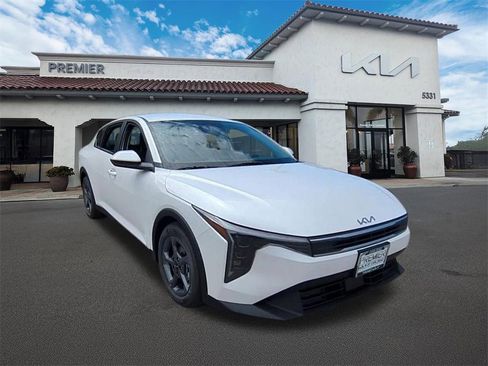Certified 2025 Kia K4 LXS image 2