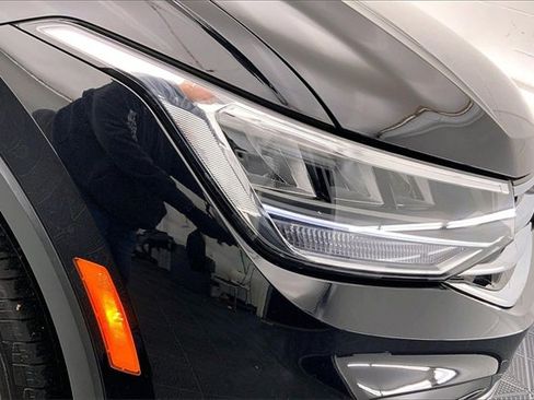 Used 2023 Volkswagen Tiguan SE image 27