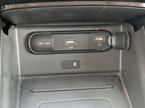 Used 2022 Kia Telluride S FWD image 22